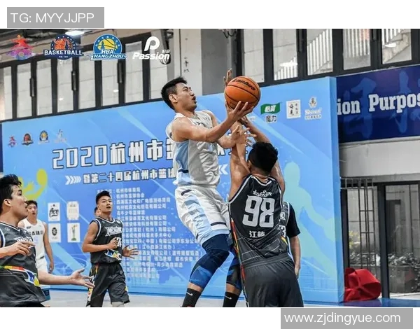 赛后分析：杭州篮球队与重庆篮球队的默契配合与战术对决解析