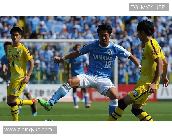 大宫战胜枥木FC展现强大实力争夺联赛冠军的决心与信心