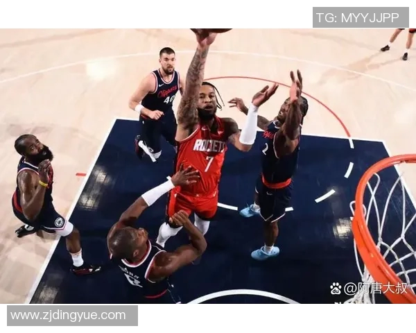 2015年NBA季后赛火箭对决快船的经典对抗与激烈战局回顾