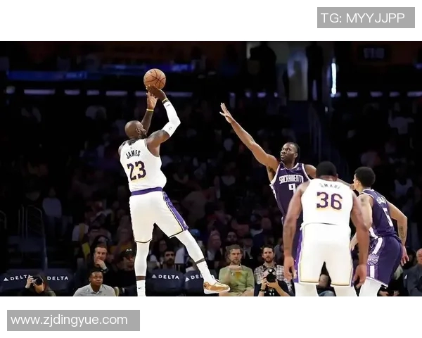 湖人对决国王精彩回顾2016年12月3日的激烈比赛瞬间分析 湖人对决国王精彩回顾2016年12月3日的激烈比赛瞬间分析