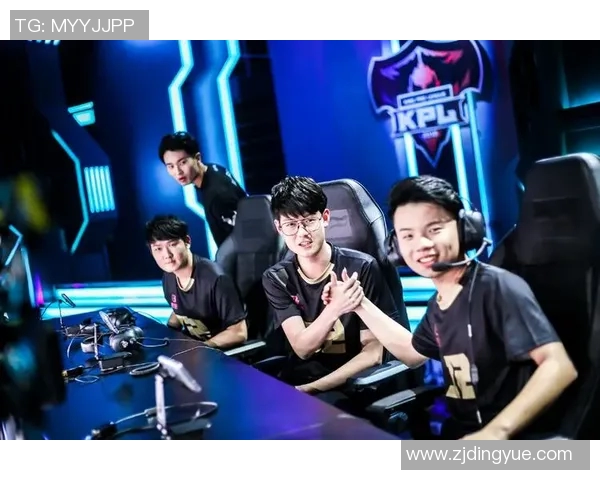 RNG战队在王者荣耀赛事中的耐力与策略分析探讨 RNG战队在王者荣耀赛事中的耐力与策略分析探讨